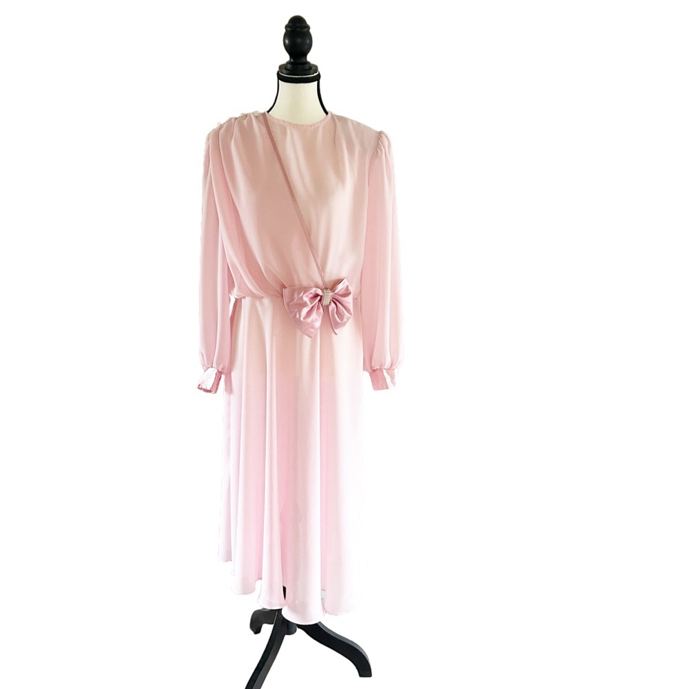Vintage 80’s Petal Pink Flowy Sheer D’Allairds Dress Shoulder Pads Spring/Summer
